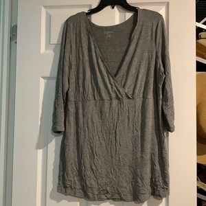 A Glow maternity/nursing top